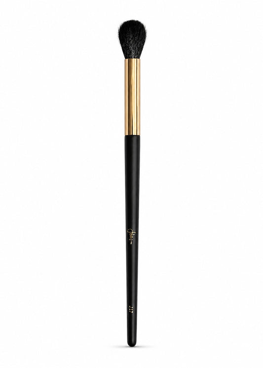 J17 Medium Crease Brush